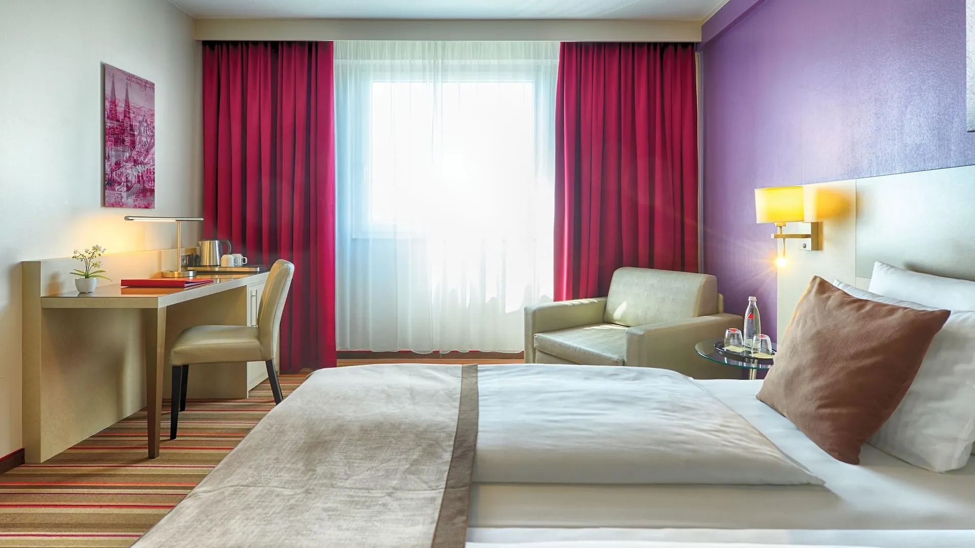 Leonardo Hotel Koeln  Cologne