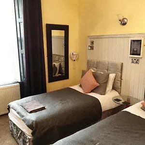 https://lower-gilmore-place-edinburgh.edinburghhotelsuk.org