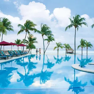 https://azul-fives-hotel-by-karisma.tulum-hotels.net