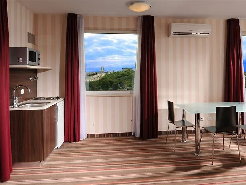 Leonardo Hotel Koeln Cologne